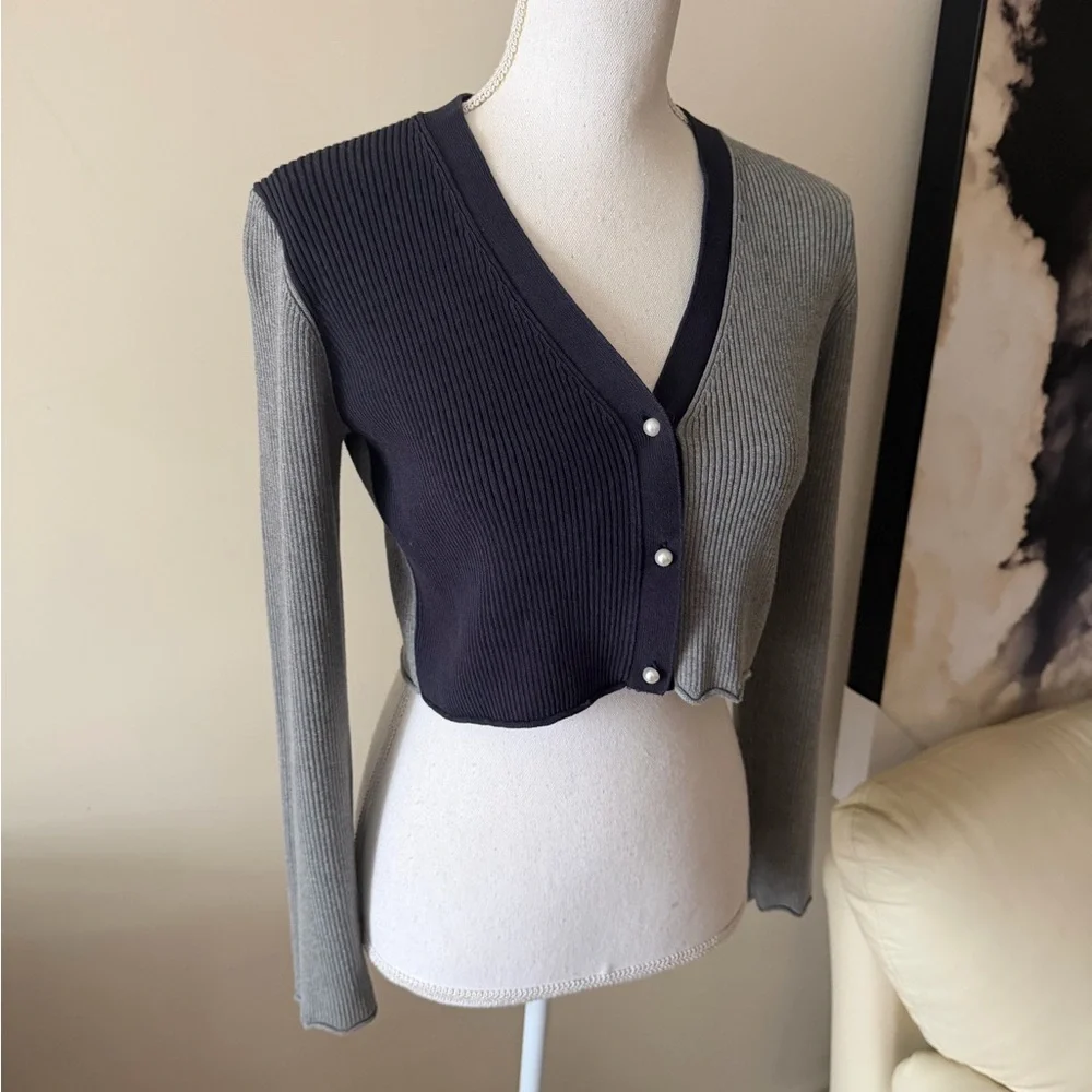 Peter Som Gray & Navy Cropped ColorBlock Pearl Long Sleeve Cardigan sz Large EUC